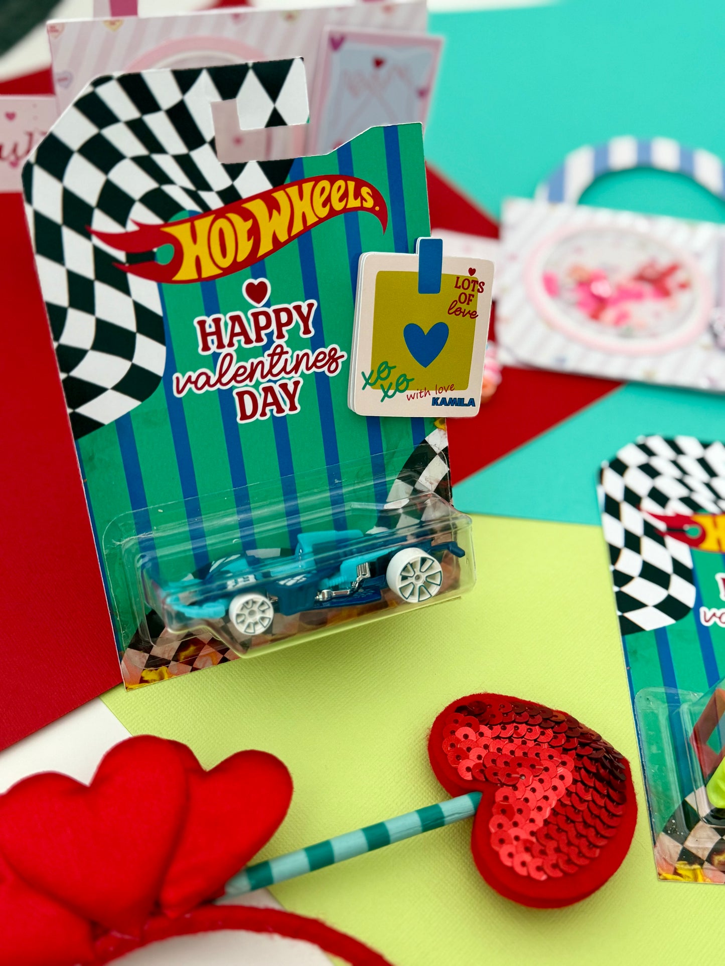 Carrito Hot Wheels con Tarjeta Personalizada